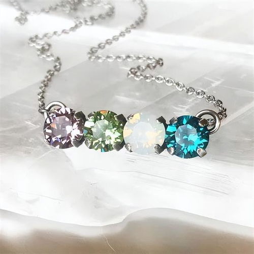 菲律宾珠宝首饰设计 东南亚艺术与彩色宝石在初夏穿搭中的点睛之笔